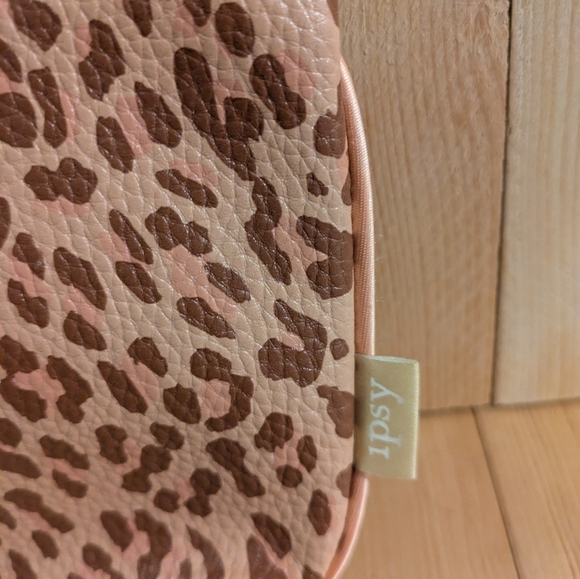 ipsy Leopard Print Clutch - Picture 3 of 4
